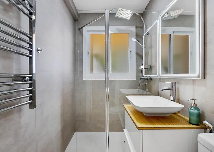 Shiny With Pool & Carihuela At 500m *